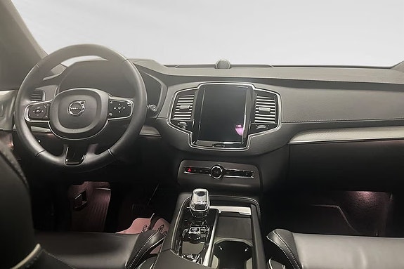 Volvo XC90 8 of 10
