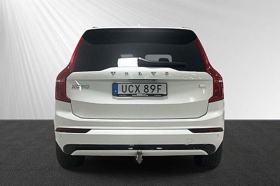 Volvo XC90 3 of 10