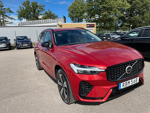 Volvo XC60 2 of 5