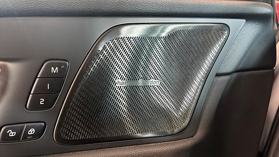 Volvo XC60 12 of 12