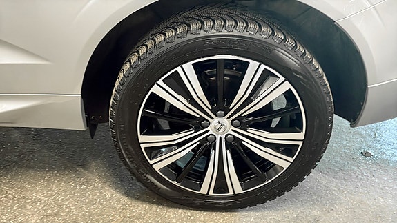 Volvo XC60 5 of 12