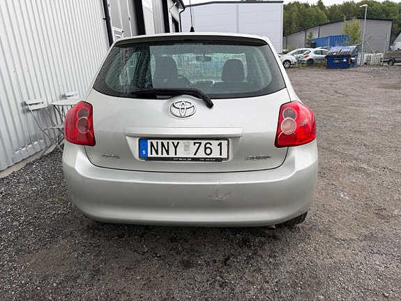 Toyota Auris 6 of 12
