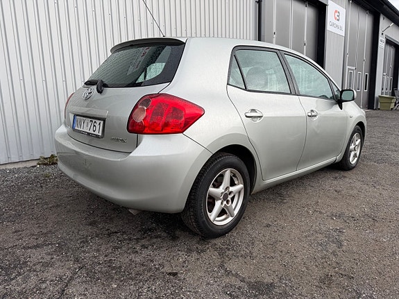 Toyota Auris 3 of 12