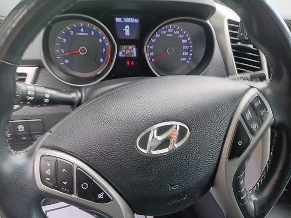 Hyundai i30 10 of 13