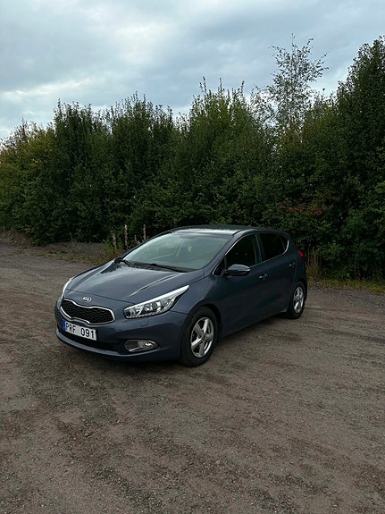 Kia Ceed 2 of 6