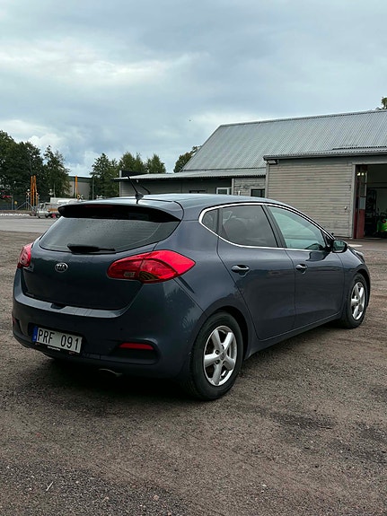 Kia Ceed 4 of 6
