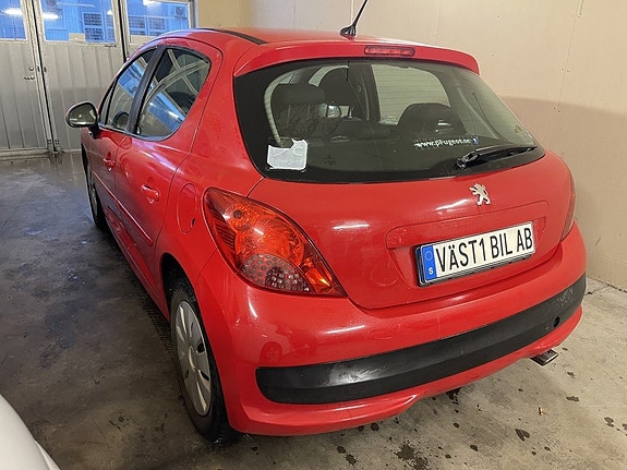 Peugeot 207 4 of 12