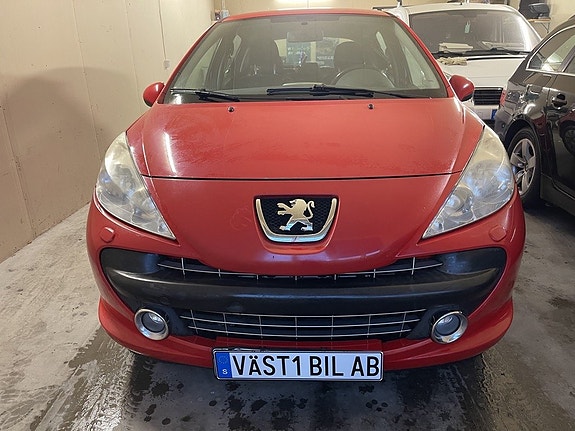 Peugeot 207 2 of 12