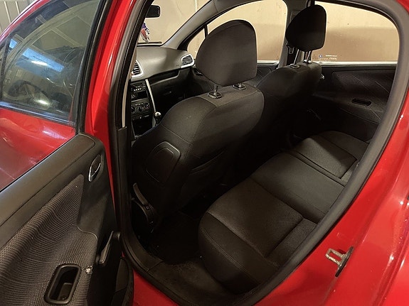Peugeot 207 10 of 12