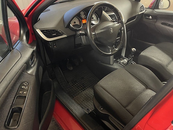 Peugeot 207 11 of 12