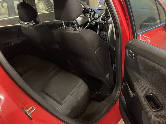 Peugeot 207 9 of 12