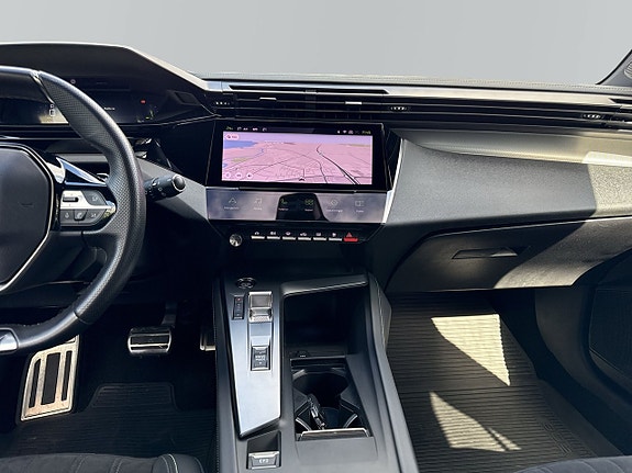 Peugeot 308 SW 12 of 15