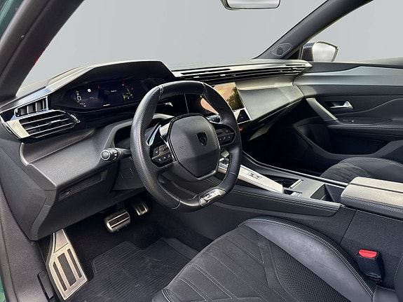 Peugeot 308 SW 15 of 15