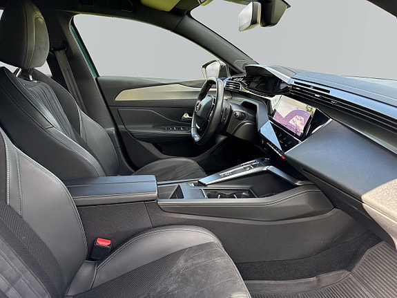 Peugeot 308 SW 9 of 15