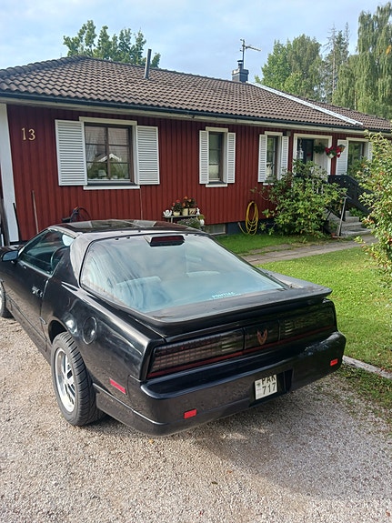 Pontiac Firebird 2 of 5
