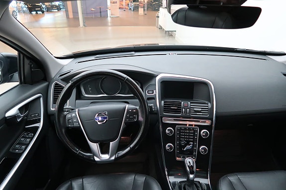 Volvo XC60 6 of 12