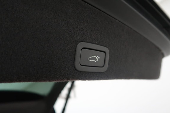 Volvo XC60 11 of 12
