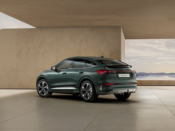 Audi Q4 e-tron 3 of 8