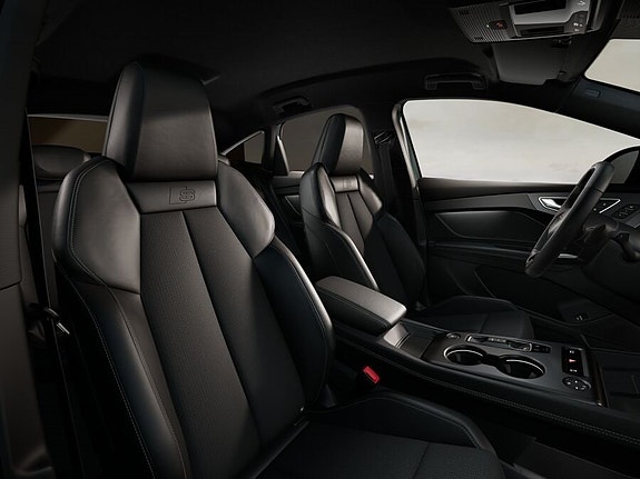 Audi Q4 e-tron 7 of 8
