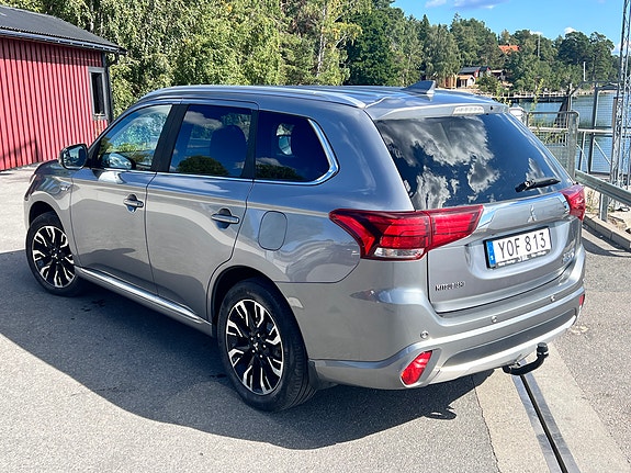 Mitsubishi Outlander 3 of 8