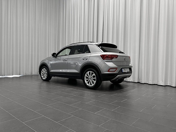 Volkswagen T-Roc 3 of 16
