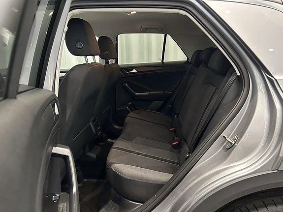 Volkswagen T-Roc 7 of 16