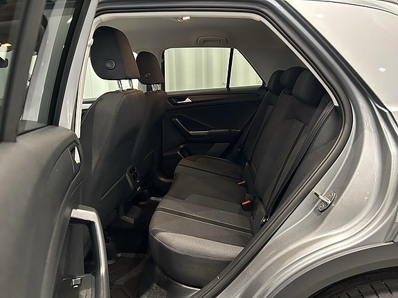 Volkswagen T-Roc 9 of 16