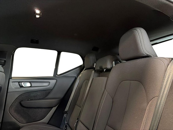 Volvo EX40 23 of 30