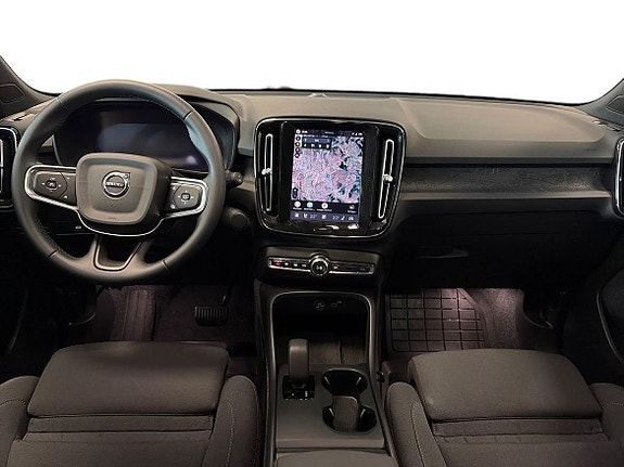 Volvo EX40 13 of 30