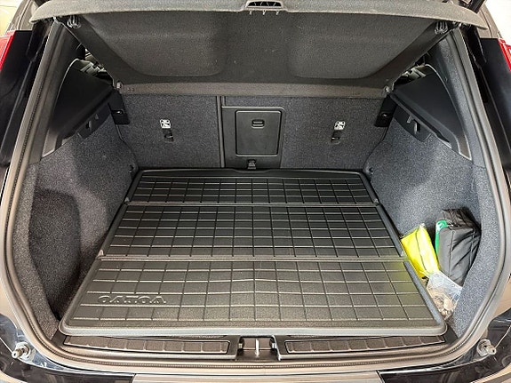 Volvo EX40 25 of 30