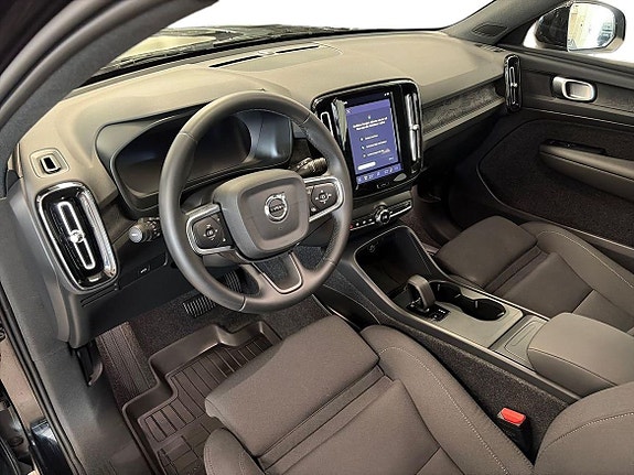 Volvo EX40 9 of 30