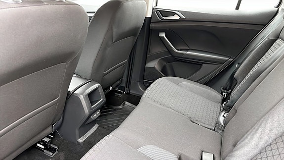Volkswagen T-Cross 11 of 12