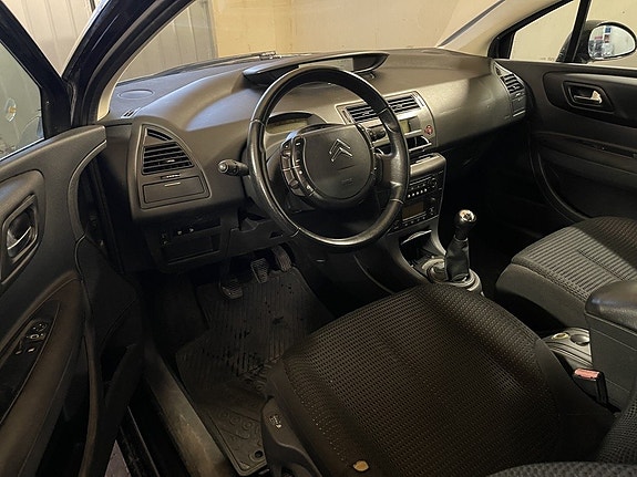 Citroen C4 9 of 11