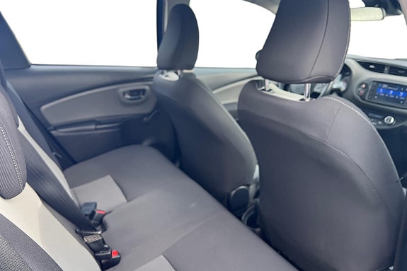 Toyota Yaris 9 of 30