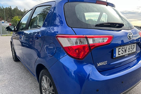Toyota Yaris 27 of 30