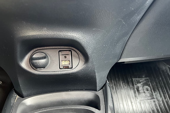 Toyota Yaris 23 of 30