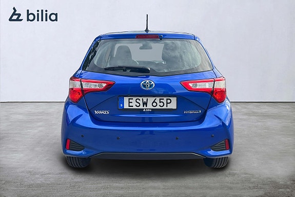 Toyota Yaris 5 of 30