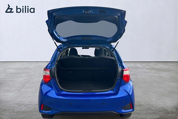 Toyota Yaris 12 of 30