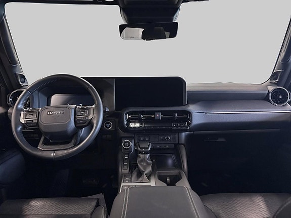 Toyota Land Cruiser 12 of 28