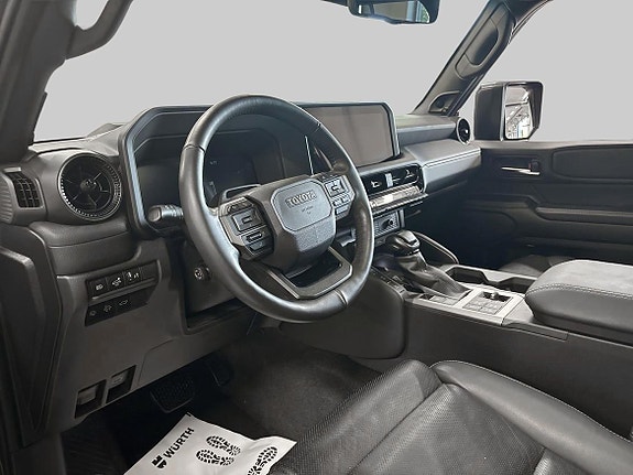 Toyota Land Cruiser 14 of 28