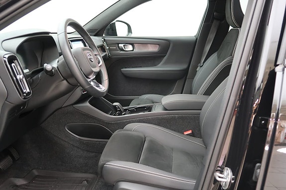 Volvo EX40 4 of 14