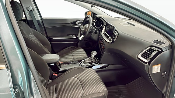 Kia Ceed 3 of 9