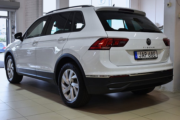 Volkswagen Tiguan 3 of 19