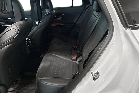 Mercedes-Benz GLC300 de 9 of 25