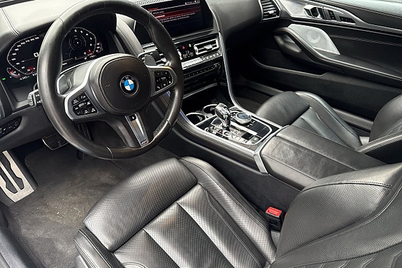 BMW M850i 10 of 11