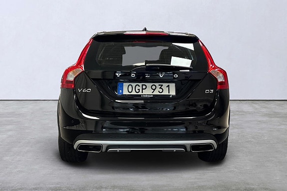 Volvo V60 Cross Country 5 of 15