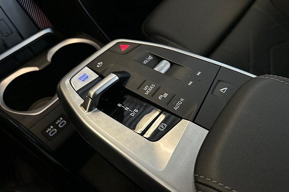 BMW iX1 15 of 22