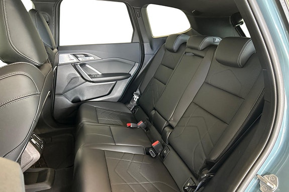 BMW iX1 20 of 22