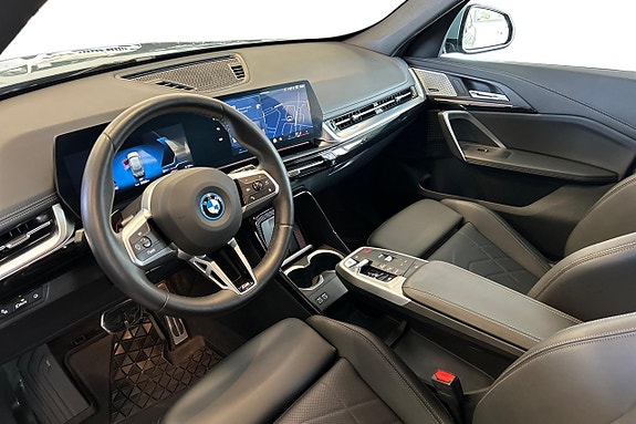 BMW iX1 10 of 22