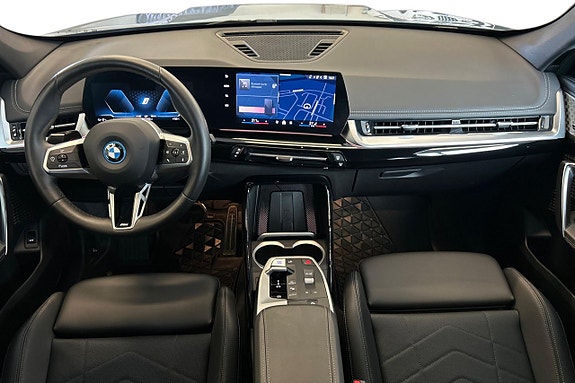 BMW iX1 14 of 22